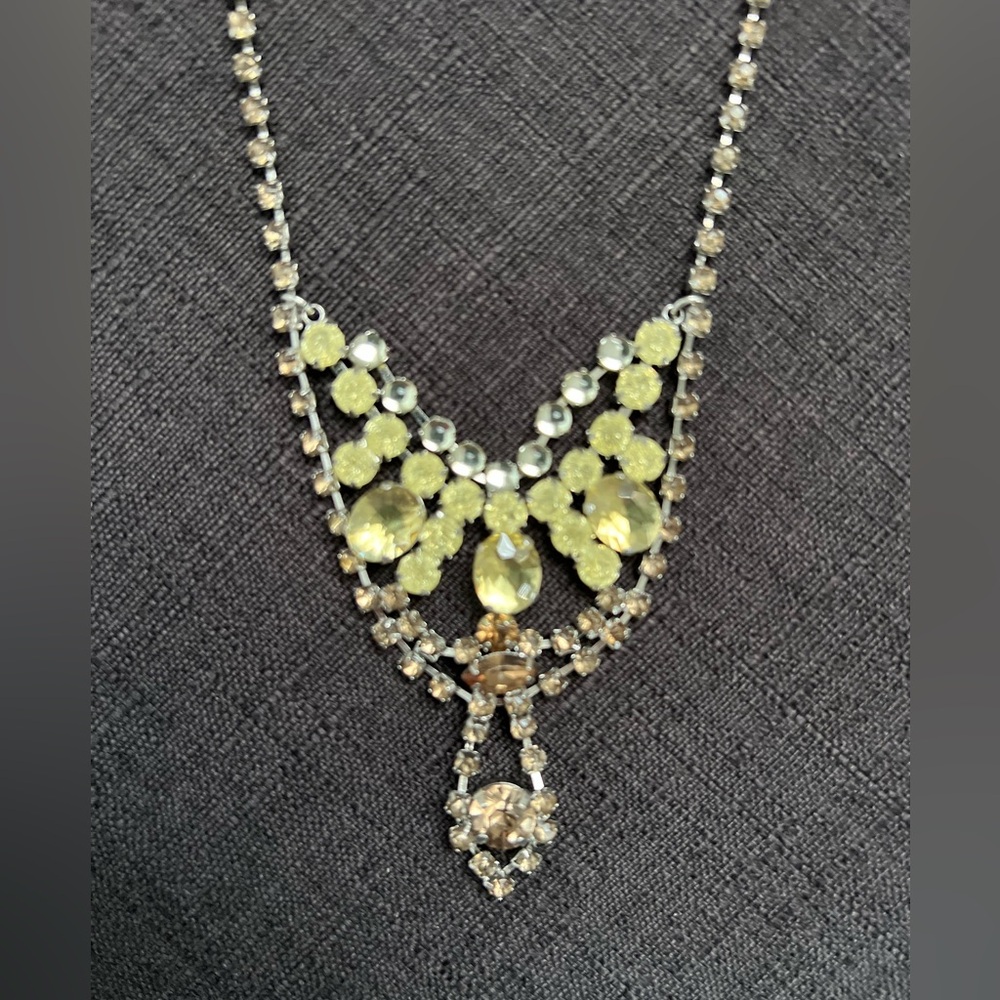 Banana republic statement necklace